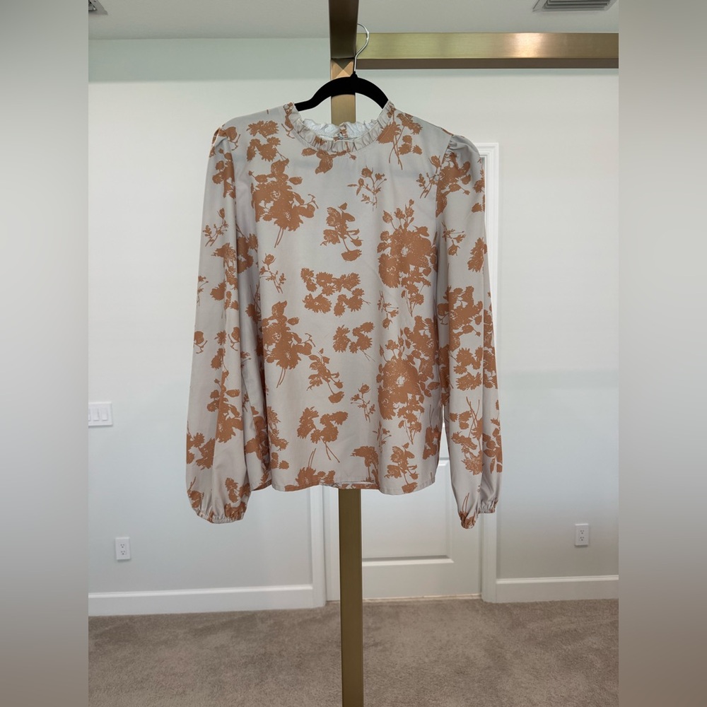 SHEIN Cream Blouse with Tan Floral Print Woman’s size L